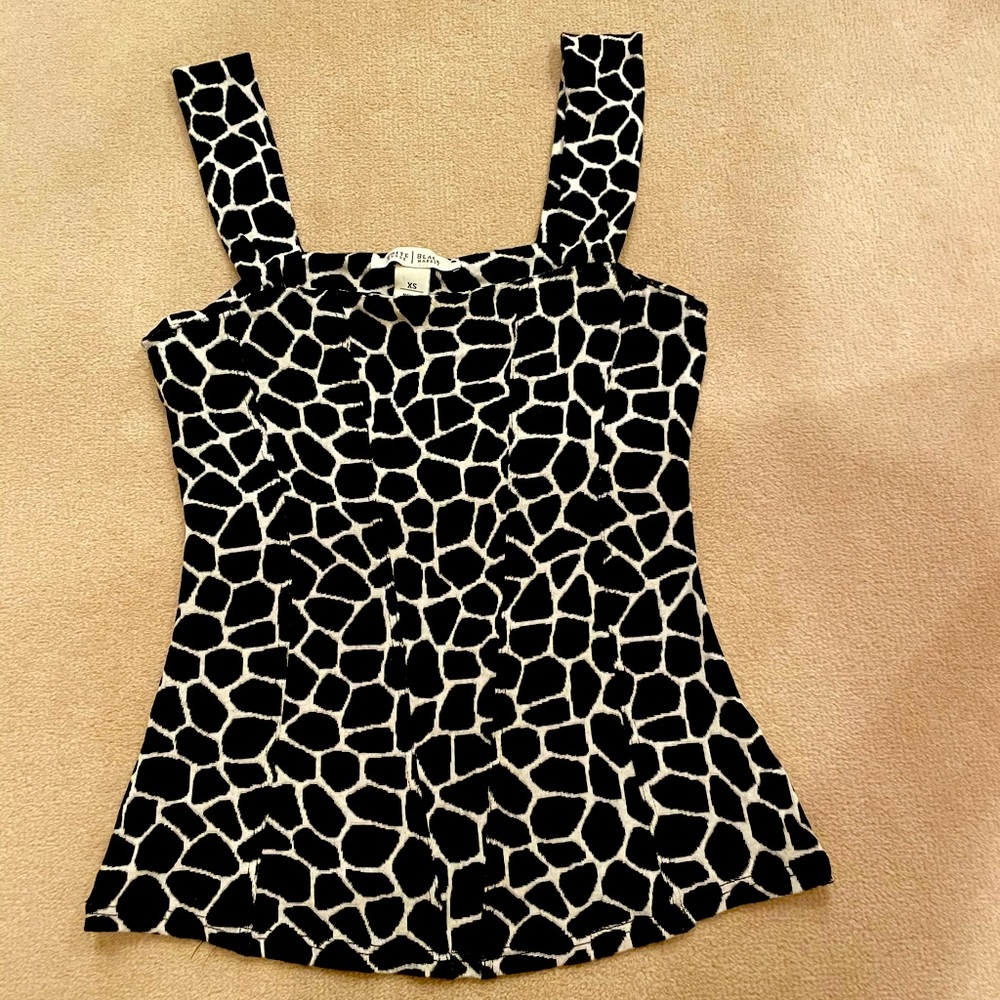 White House black market black/white tank top size xs